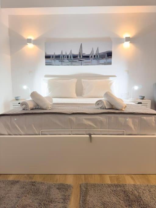 Petite Retreat In Kolonaki, Athens /Netflix Apartment ภายนอก รูปภาพ