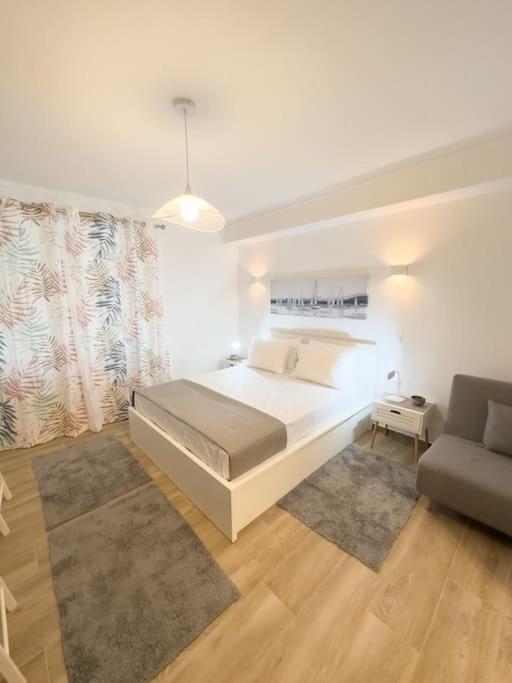 Petite Retreat In Kolonaki, Athens /Netflix Apartment ภายนอก รูปภาพ