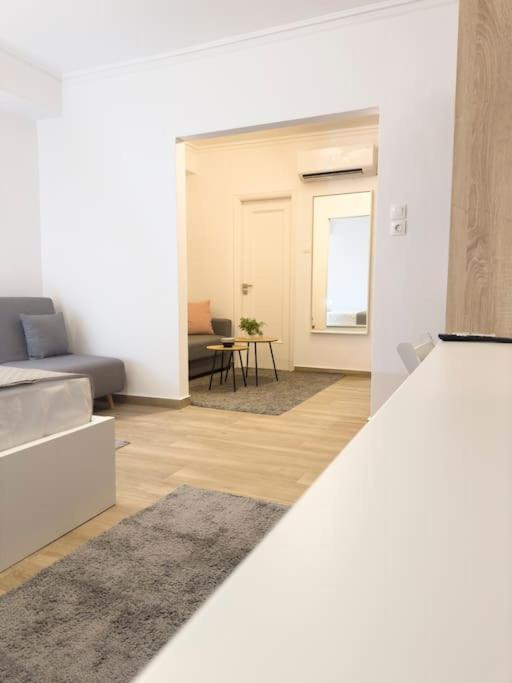 Petite Retreat In Kolonaki, Athens /Netflix Apartment ภายนอก รูปภาพ